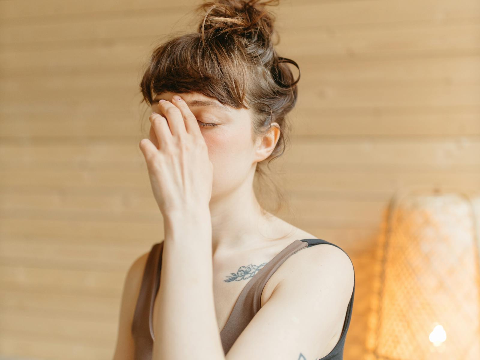Close-up of a breath cycle, hands at the face — Breathe class